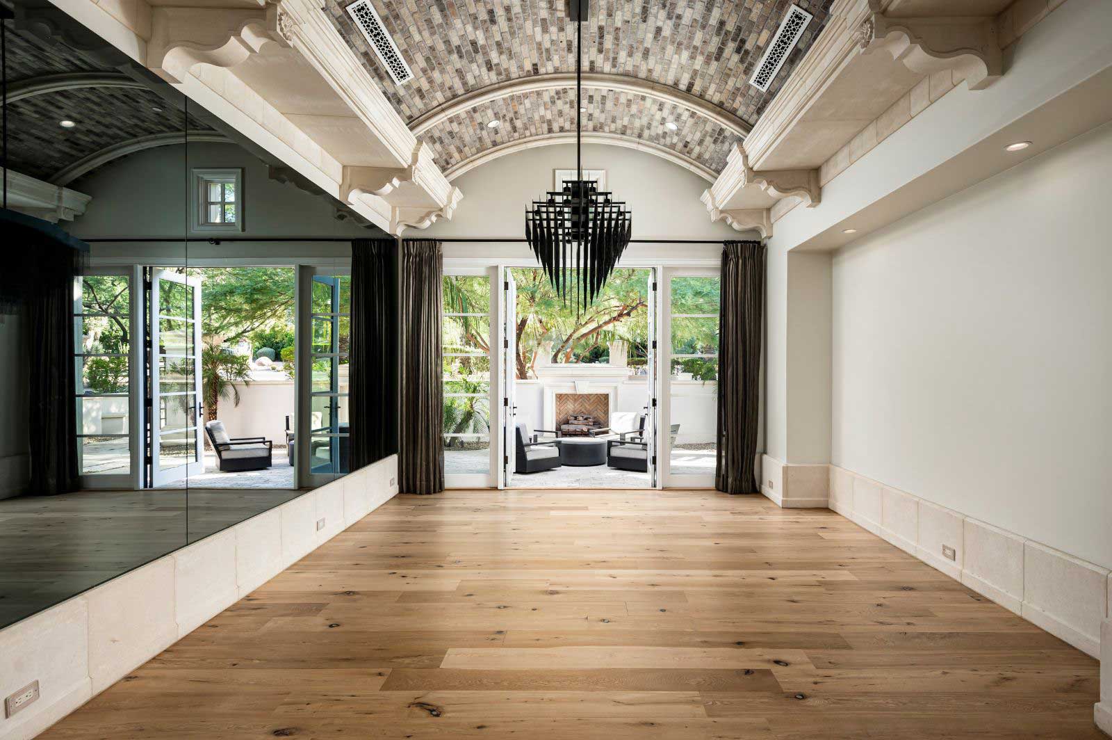 Interior ceiling and beam painting